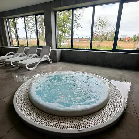 Bridge & شقة Dziwnów